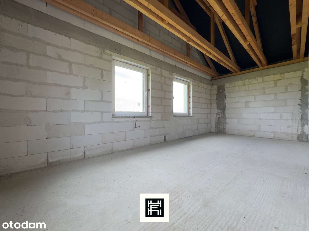 Posiadłość na przedmieściach z potencjałem - Czy to będzie Twój Dom?-5