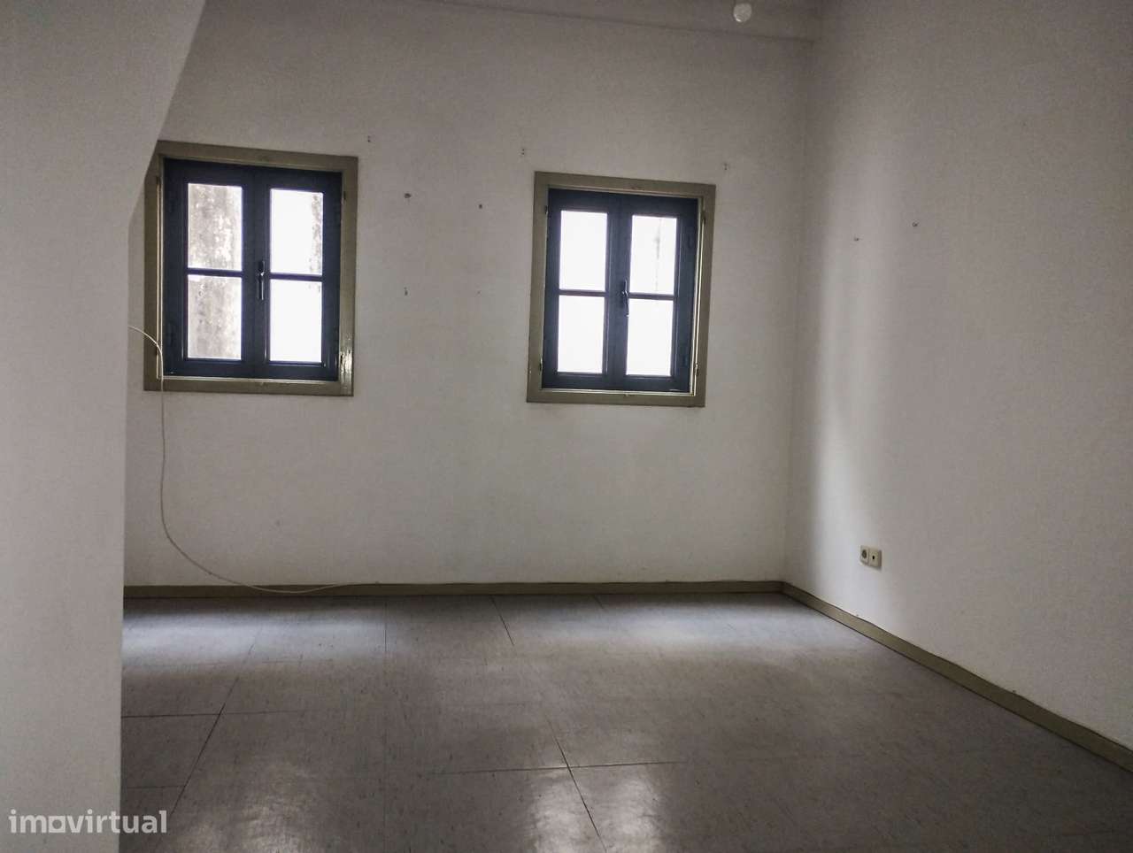 Escritório no Centro Histórico de Santarém - Grande imagem: 3/7