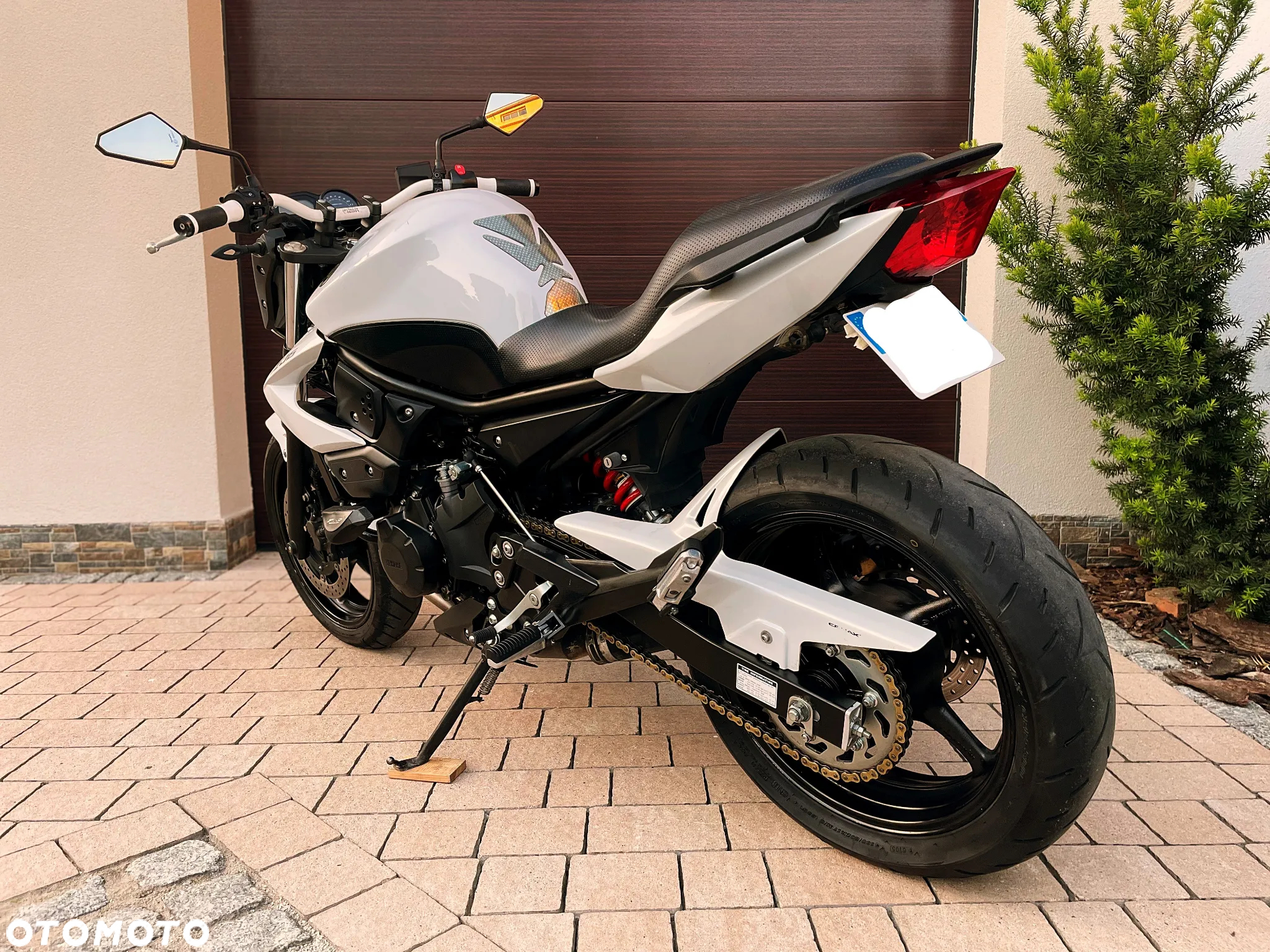 Yamaha XJ - 6