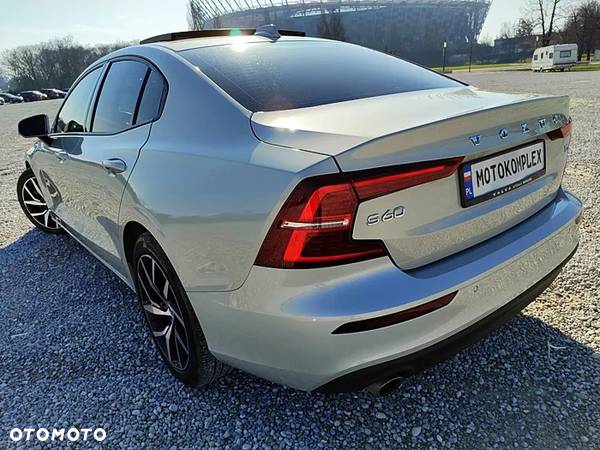 Volvo S60 T5 Momentum Pro - 8