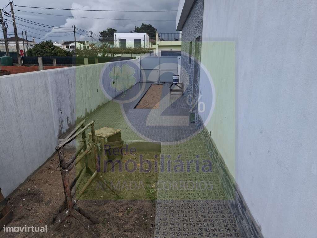 Moradia T3+1, Térrea-5