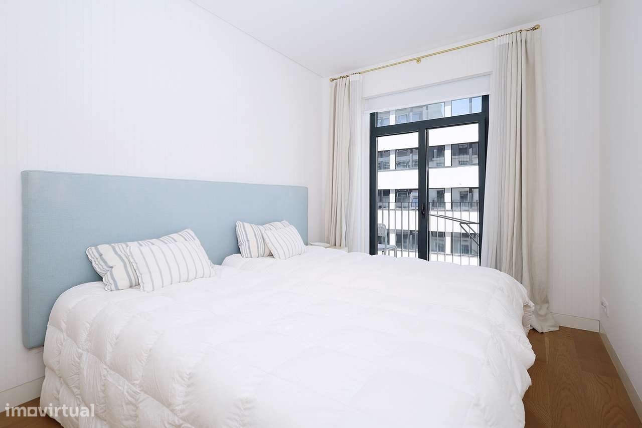 Apartamento T2 - Junto à Av. Liberdade - Totalmente Mobilado - Garagem-23