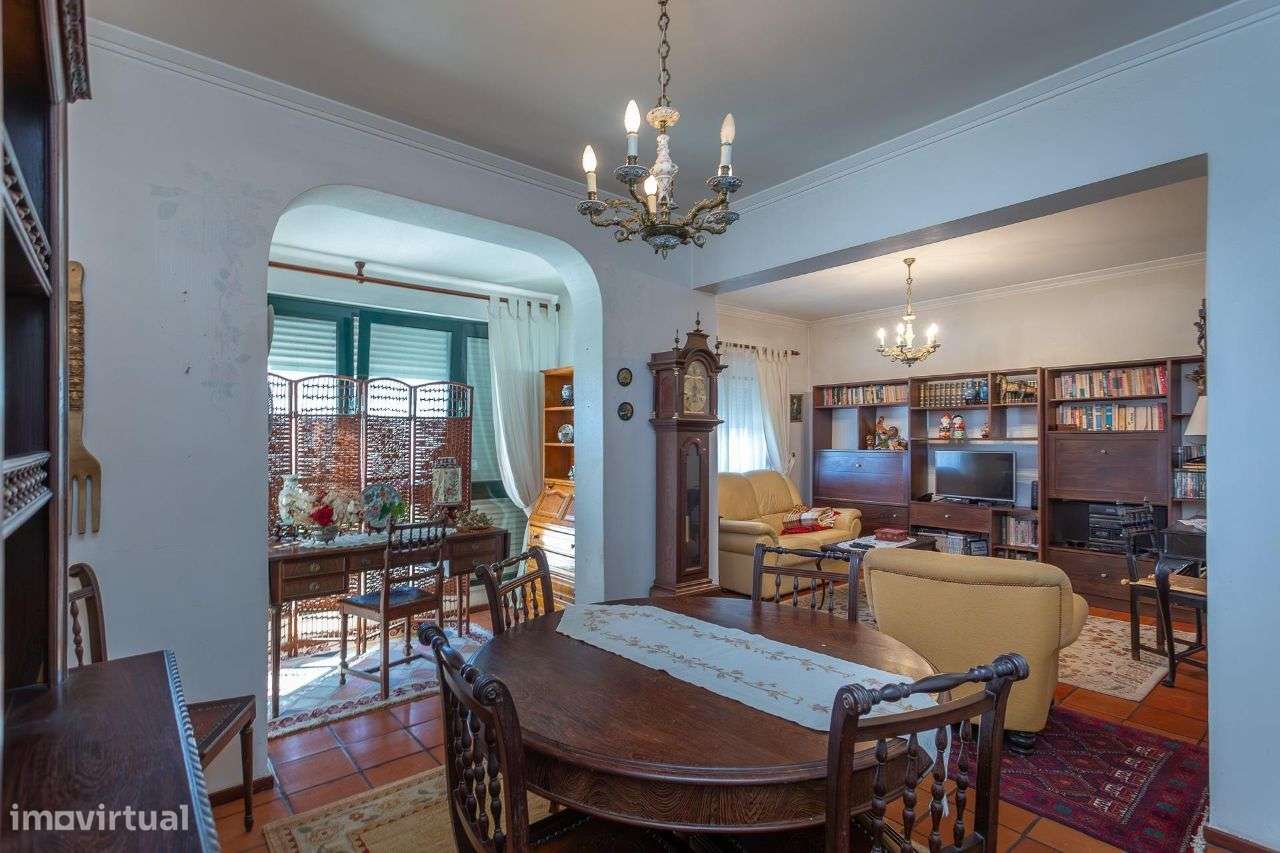 Vende-se Moradia em Queijas - Grande imagem: 5/24