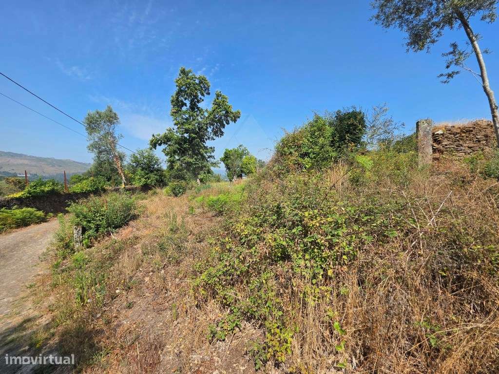 Terreno para construção de moradia T3 com projeto aprovado-1