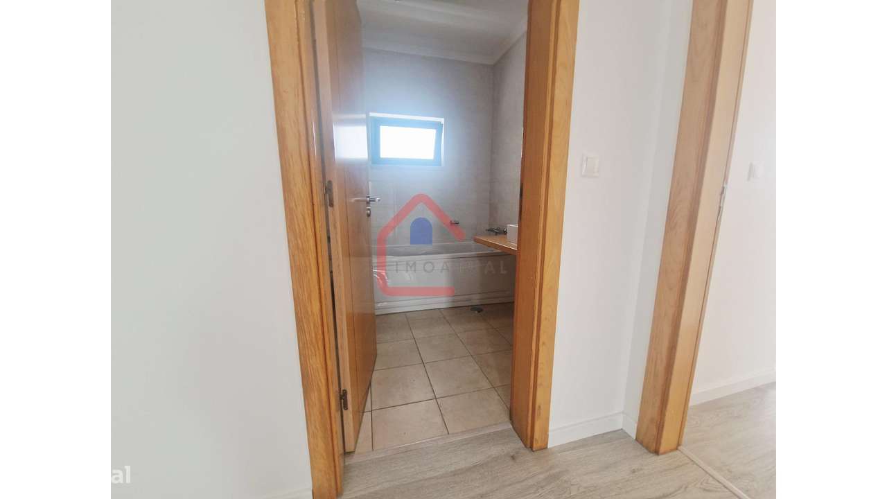 Moradia Isolada em Almada-24