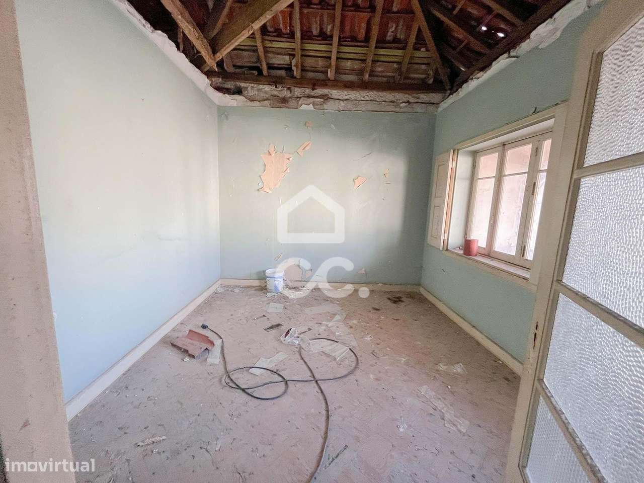 Prédio com Loja de 489 m² e 2 Apartamentos no Coração de Vila Nova de-28