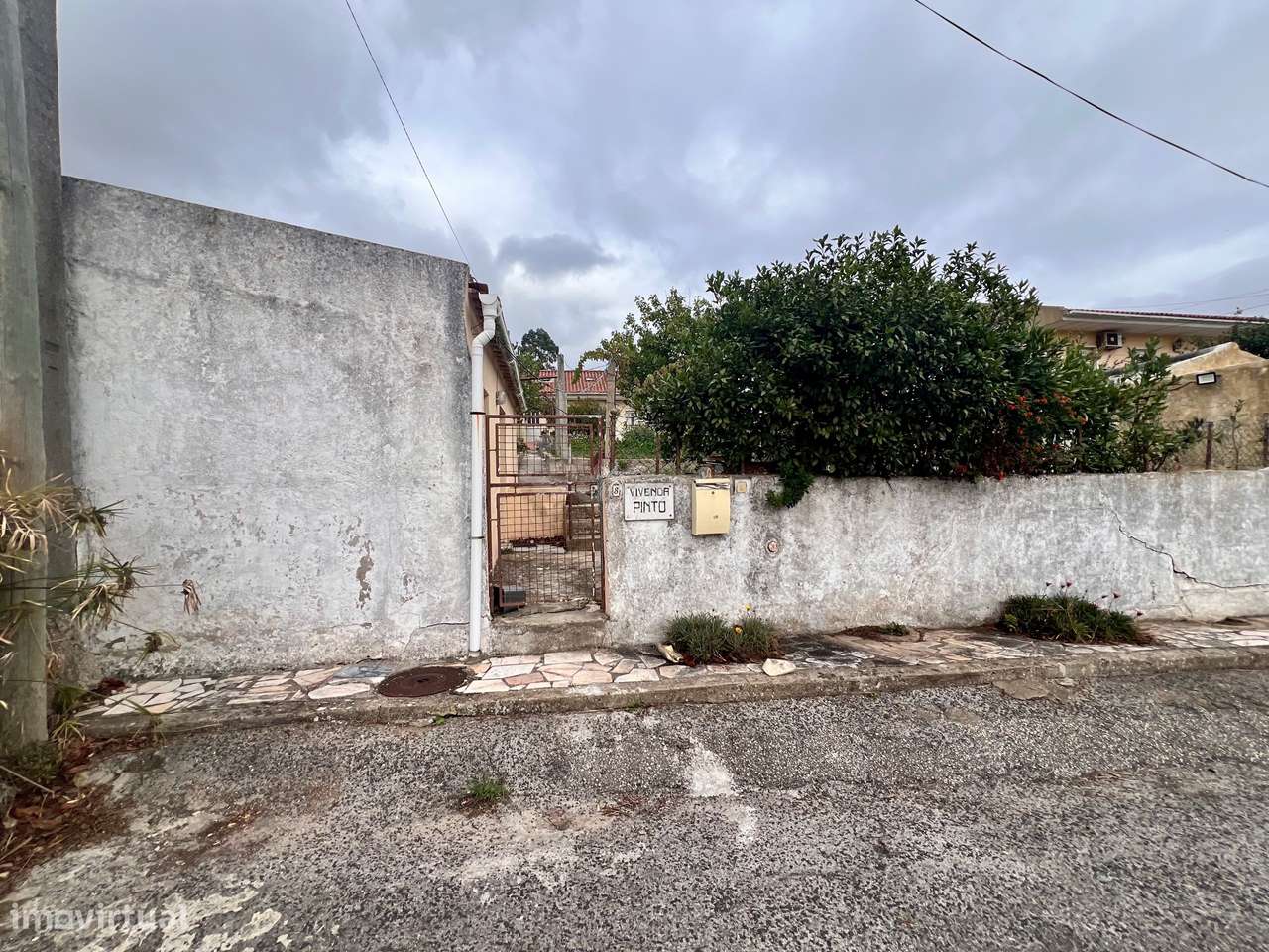 Moradia no Cacém para remodelação - Grande imagem: 4/57