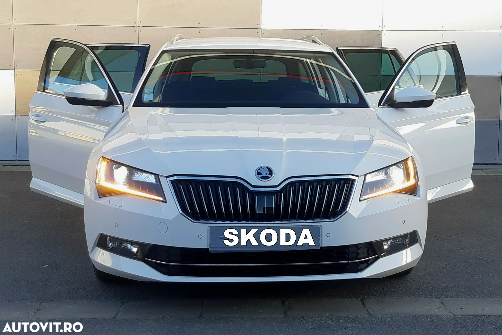 Skoda Superb Combi 2.0 TDI DSG Style - 9