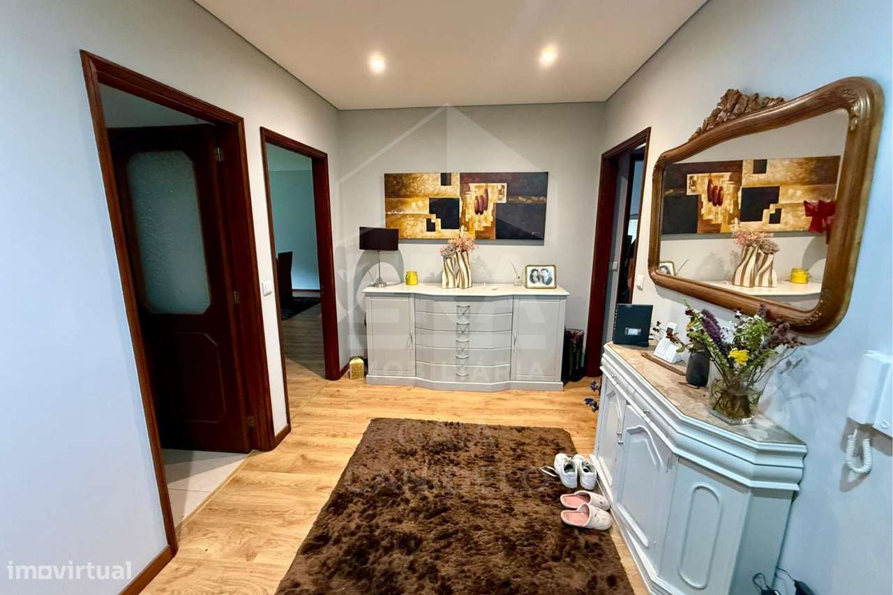 Apartamento T3 com 114 m² | Totalmente Remodelado | Arrendado-9