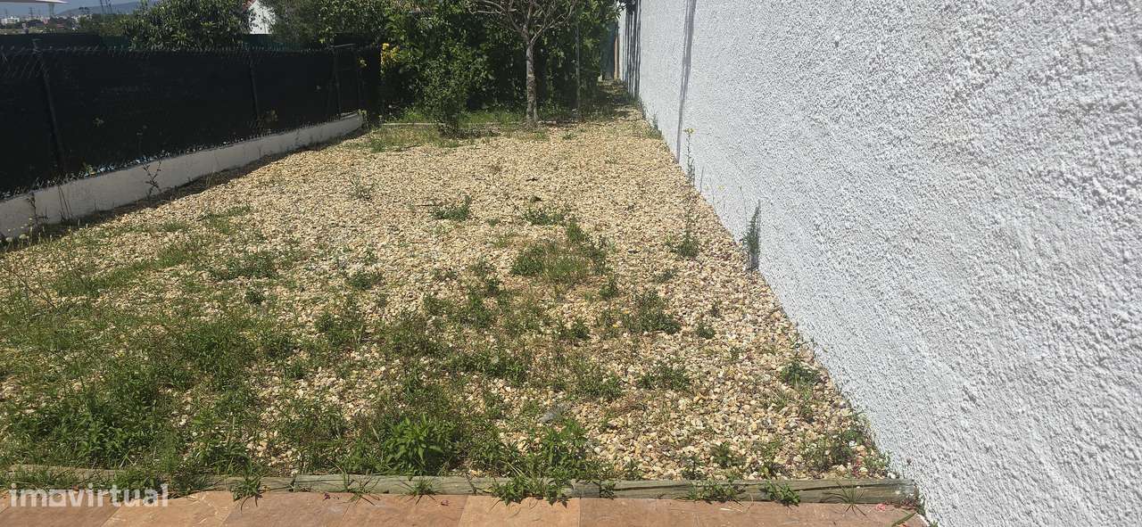 Moradia T4 com piscina-19