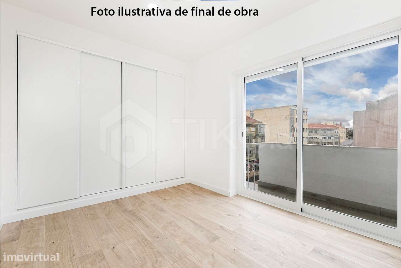 T2+1 Totalmente remodelado em Odivelas – Pronto a habitar | Excelente-13