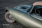 Jaguar E-Type - 19