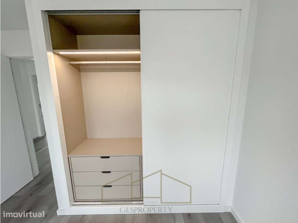 Moradia T4 Isolada Sobreda-15