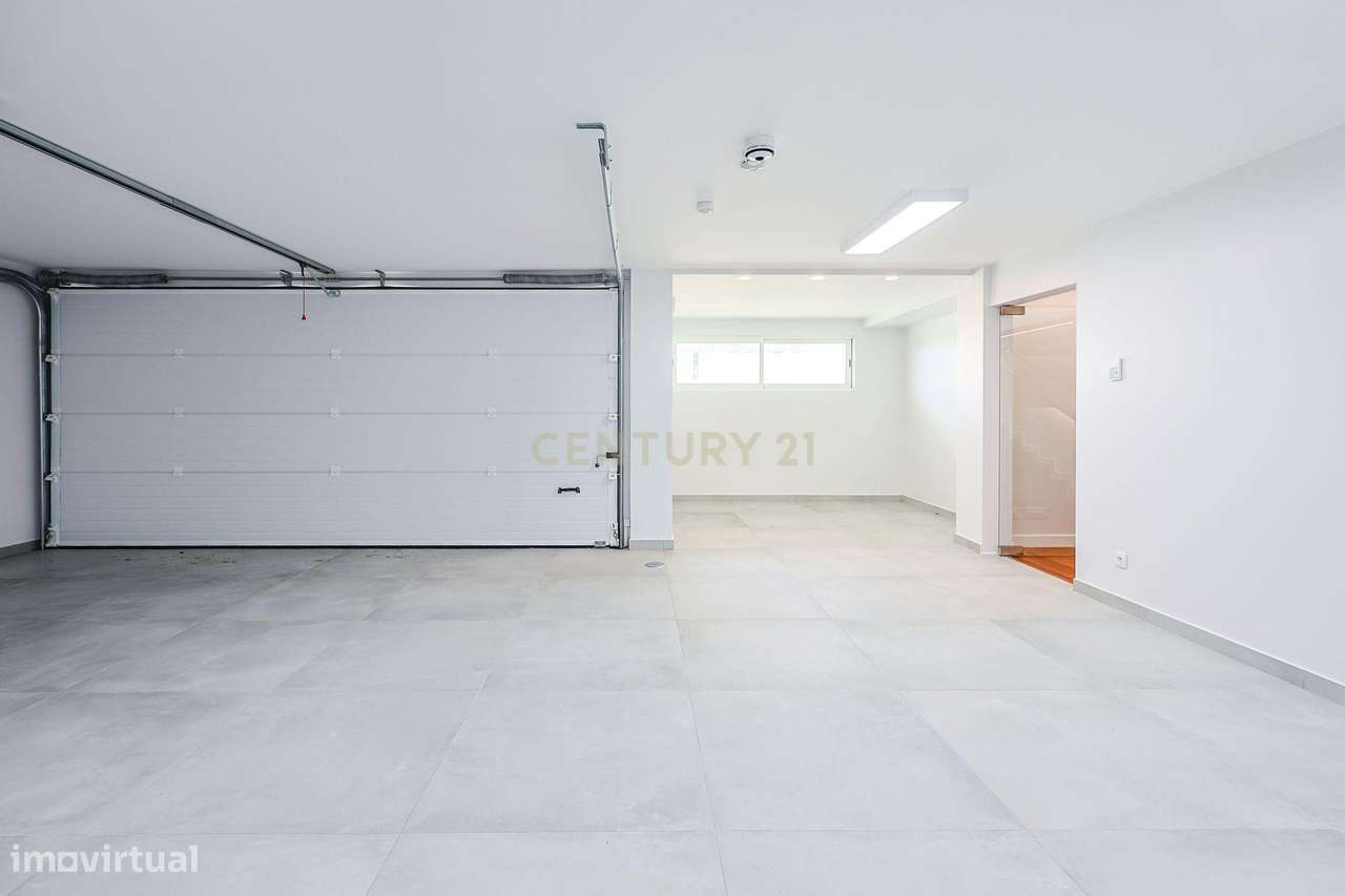 Moradia T5 com Piscina e Domótica - Nova Construção na Charneca da Cap-39