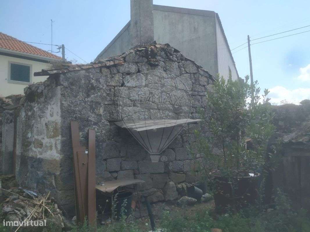 Moradia T2 para venda - Grande imagem: 2/17