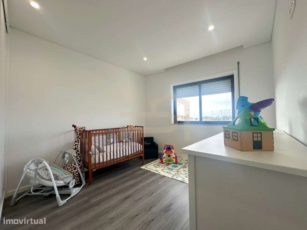 Vende-se T2+1 Renovado em Rio Tinto.-12