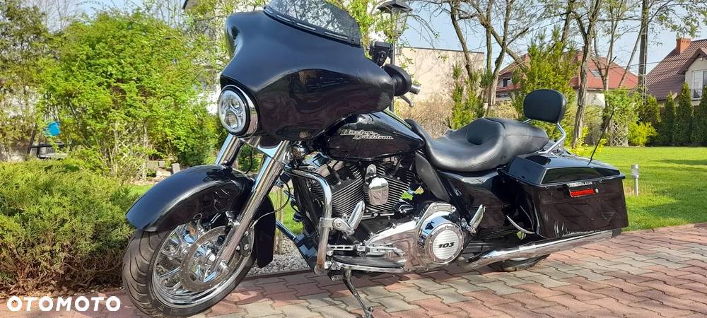 Harley-Davidson Touring Street Glide - 13