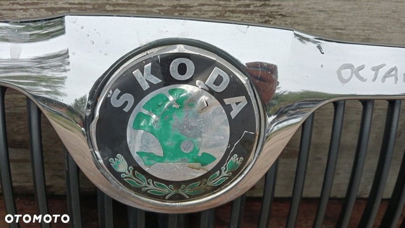 SKODA OCTAVIA II  ATRAPA GRILL CHROM - 3