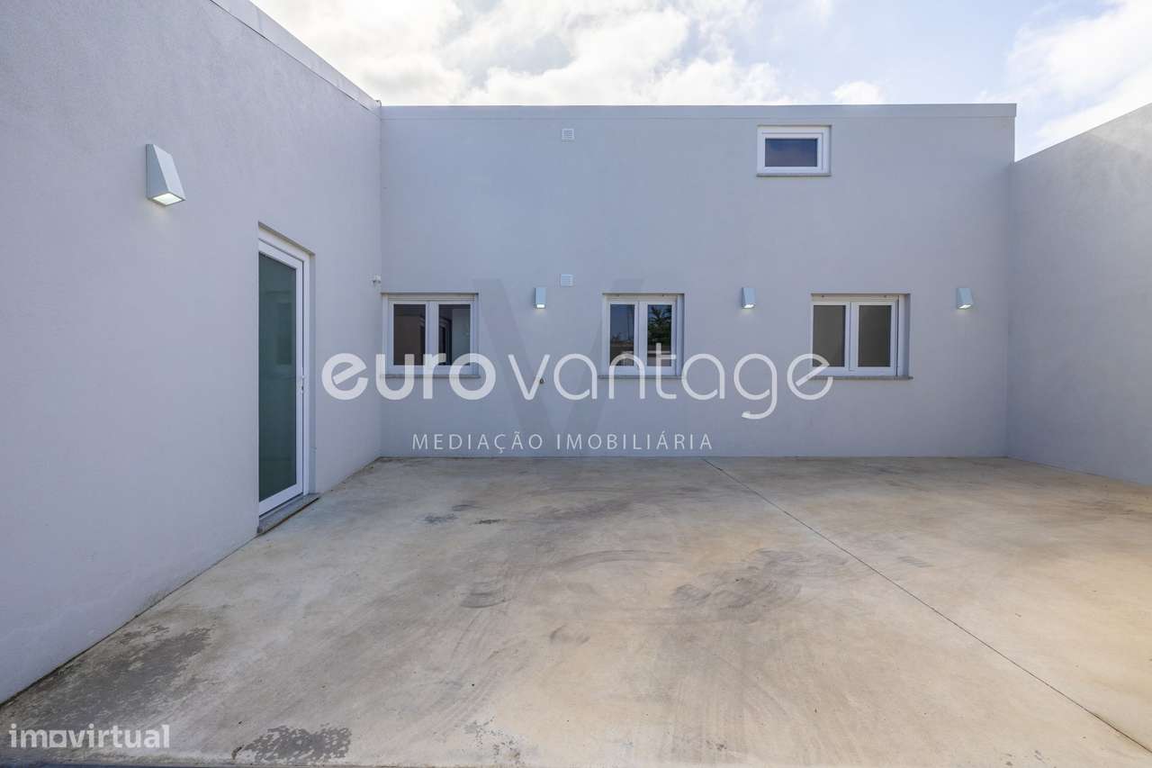 Moradia T2 totalmente remodelada, na Maceira-32