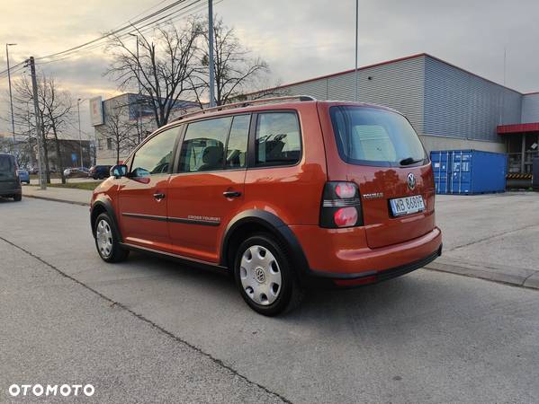 Volkswagen Touran 1.4 TSI Cross - 4