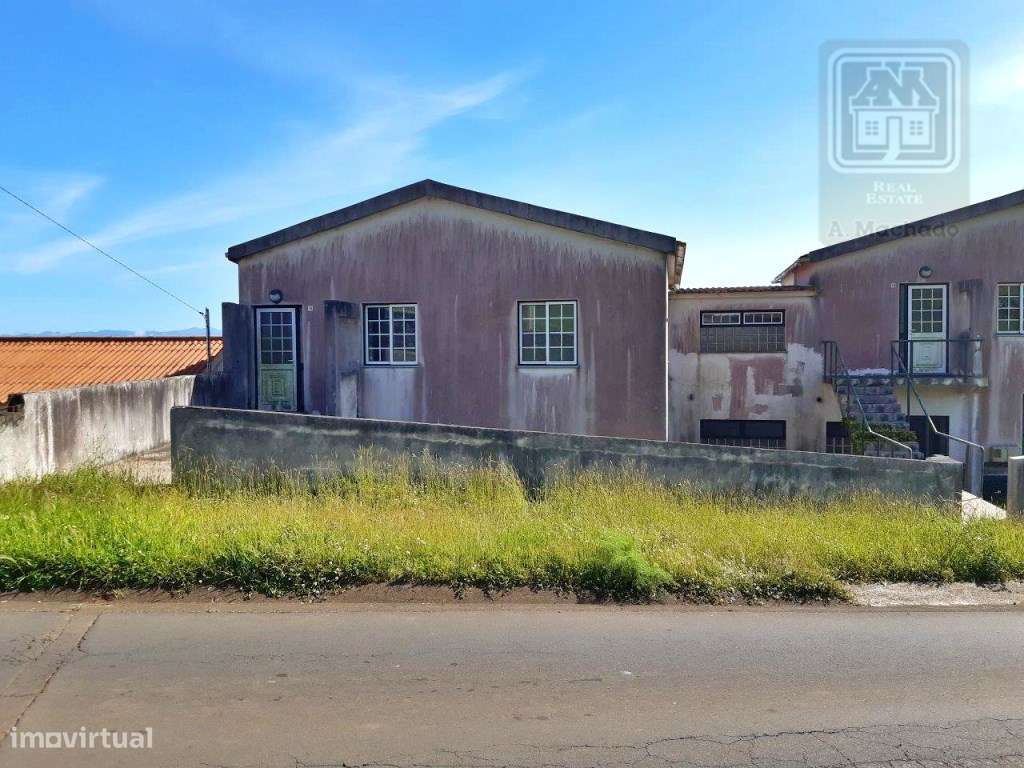 VENDA de AMPLA MORADIA com Garagem, Quintal e VISTA MAR - Velas, Il... - Grande imagem: 2/23