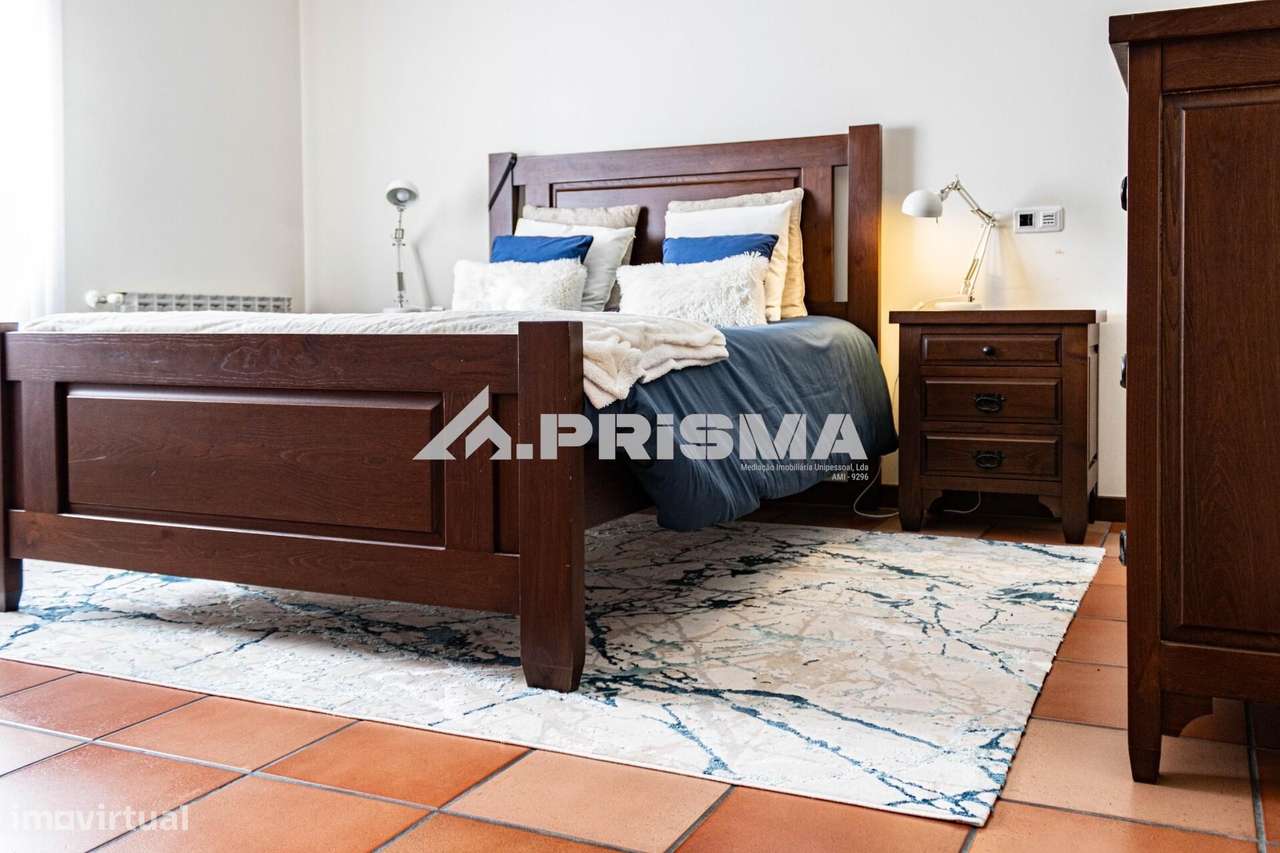 Moradia T5 para Venda em C. Branco-27