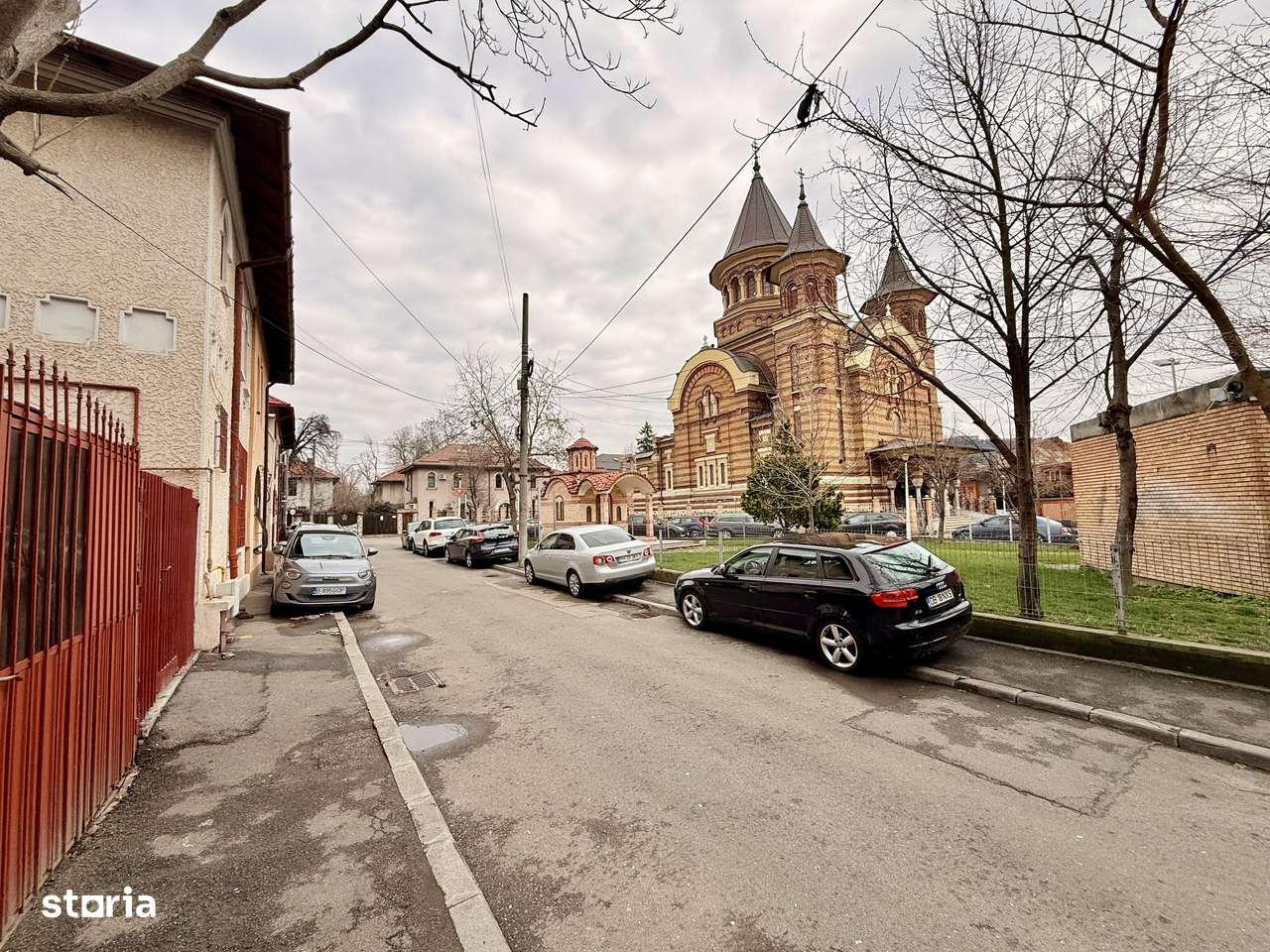 Vila 200 mp desfasurati cartier de case Belvedere Regie-7