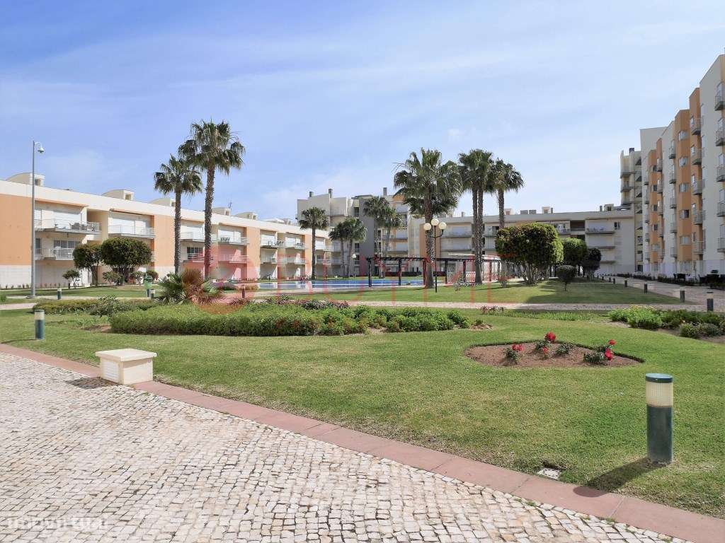 Apartamento T3 Moderno com Varanda na Marina de Vilamoura - Grande imagem: 2/23