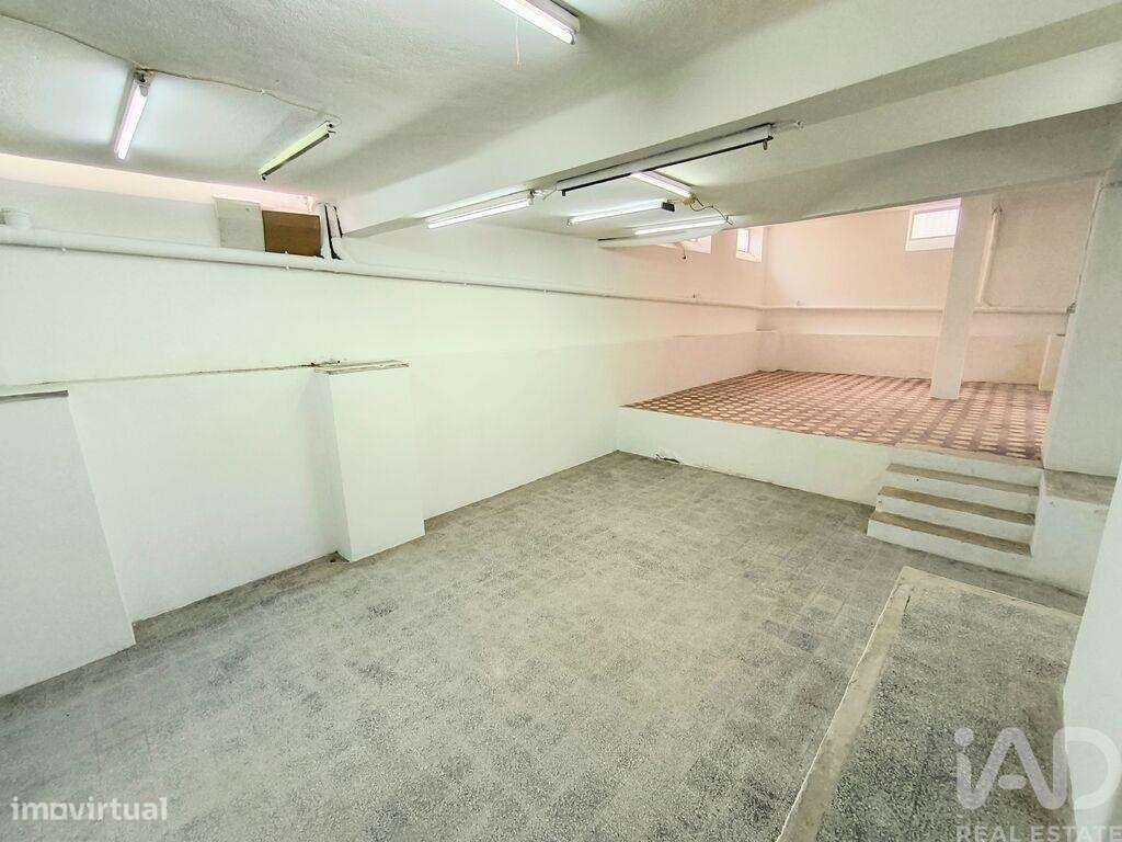 Loja / Estabelecimento Comercial T2 em São Domingos De Benfica de 237, - Grande imagem: 3/20