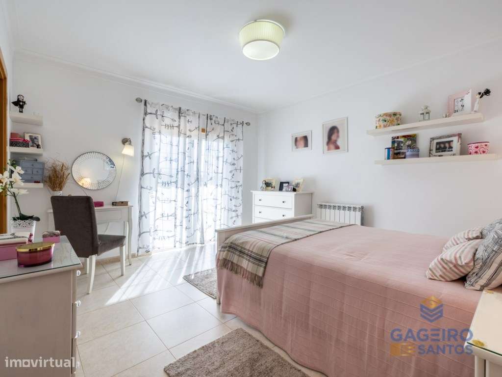 Moradia Independente T4 +1 em São Martinho do Porto-5