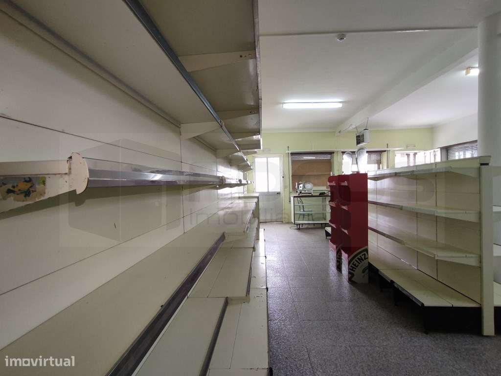 Loja para Arrendamento no centro da vila de Requeixo - Grande imagem: 5/9