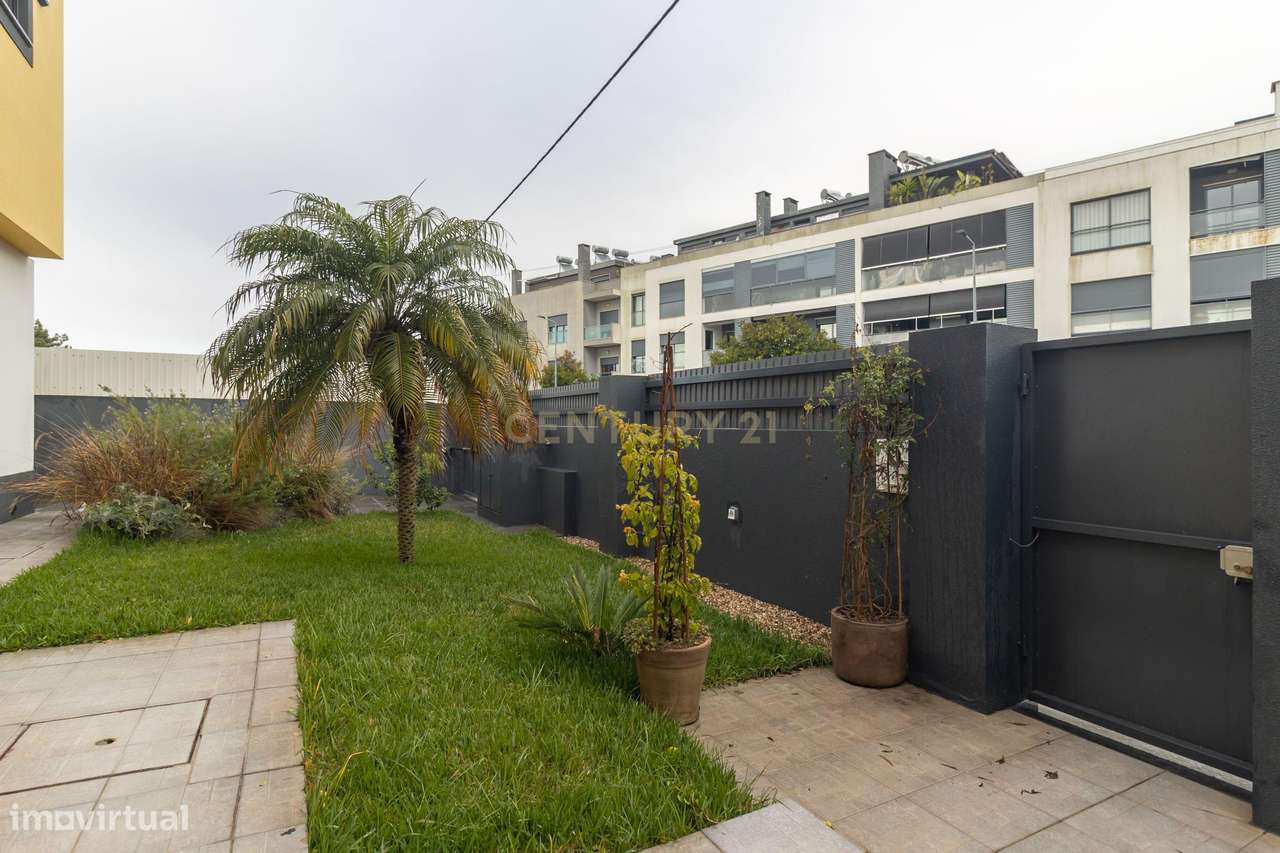 Moradia T4 isolada, estilo contemporâneo com piscina, num lote de 502m - Grande imagem: 5/60