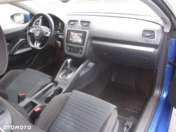 Volkswagen Scirocco 2.0 TDI DSG Blue Motion Technologie Edition - 2