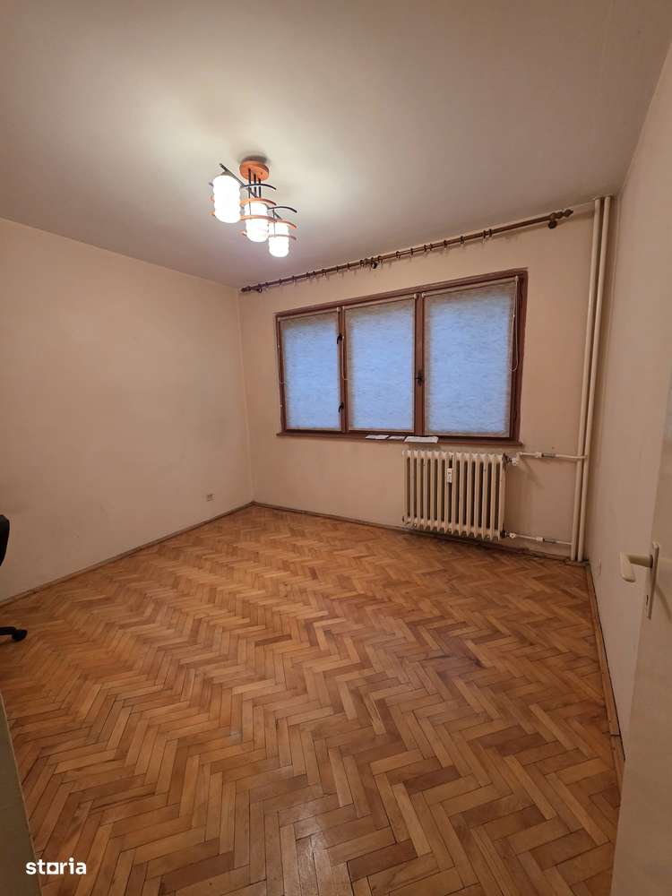 Etaj 1-Tatarasi Dispecer-3 Camere Semidecomandat 68mp-bloc fara risc - Imagine principală: 5/10