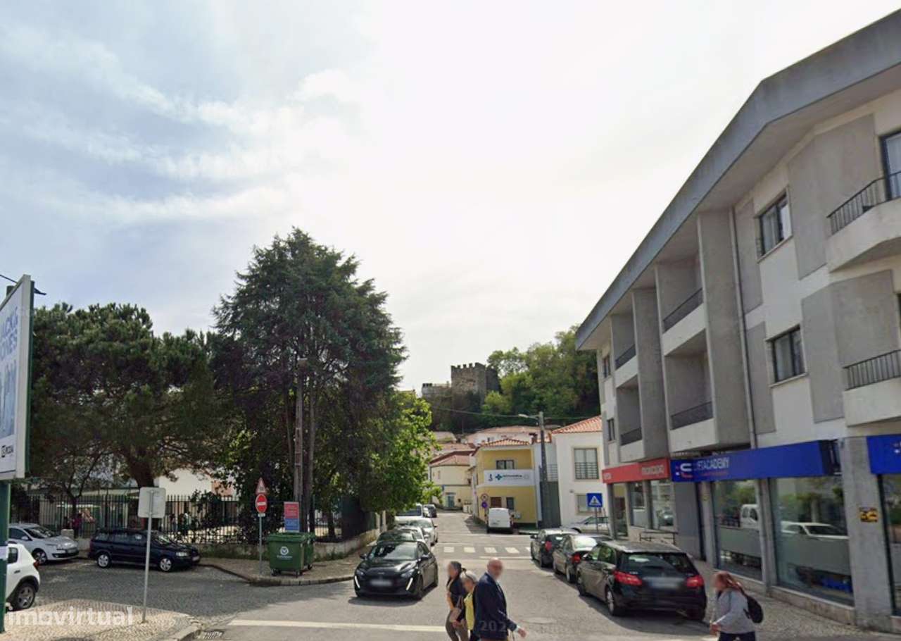 Prédio Comercial com Grandes Áreas – Rua de S. Tiago nº 1, Leiria - Grande imagem: 4/16