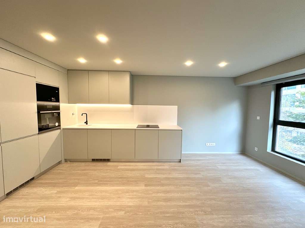 Apartamento T1 com garagem e arrecadação em palacete renovado em Li... - Grande imagem: 4/15