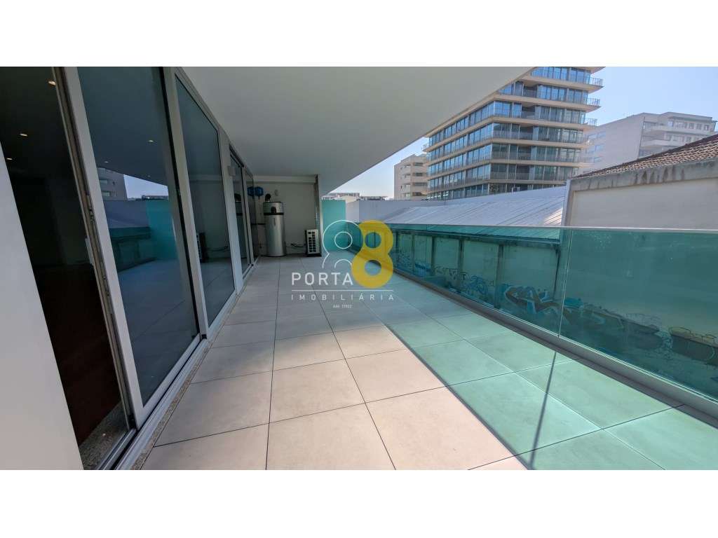 Apartamento T3 com terraço Matosinhos Sul junto ao mar-25