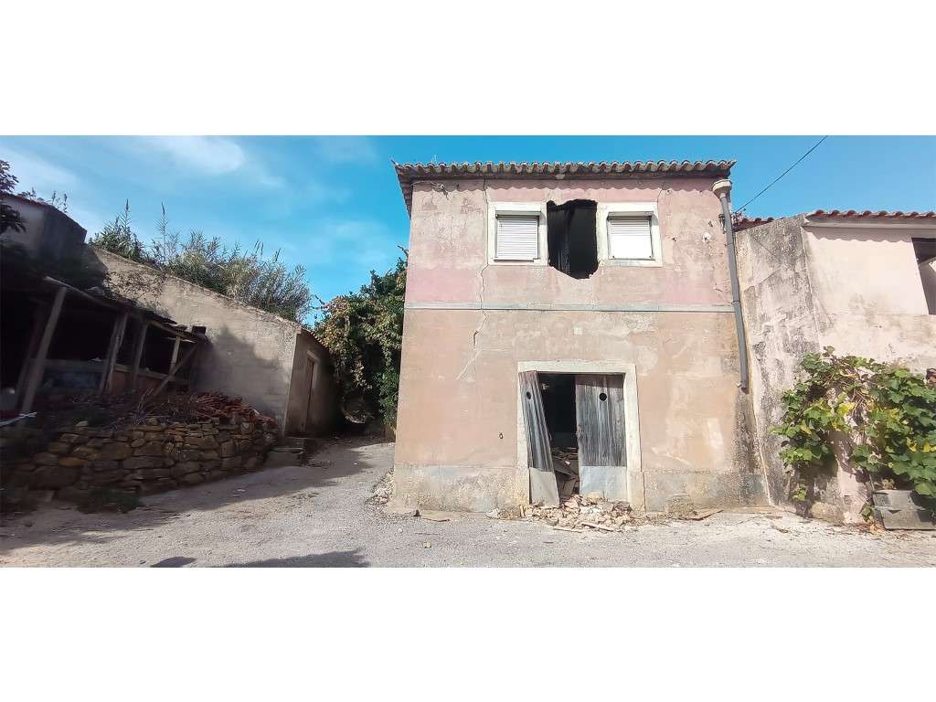 Moradia T3+1 situada em Vale Benfeito, perto da Merceana, concelho ...-0