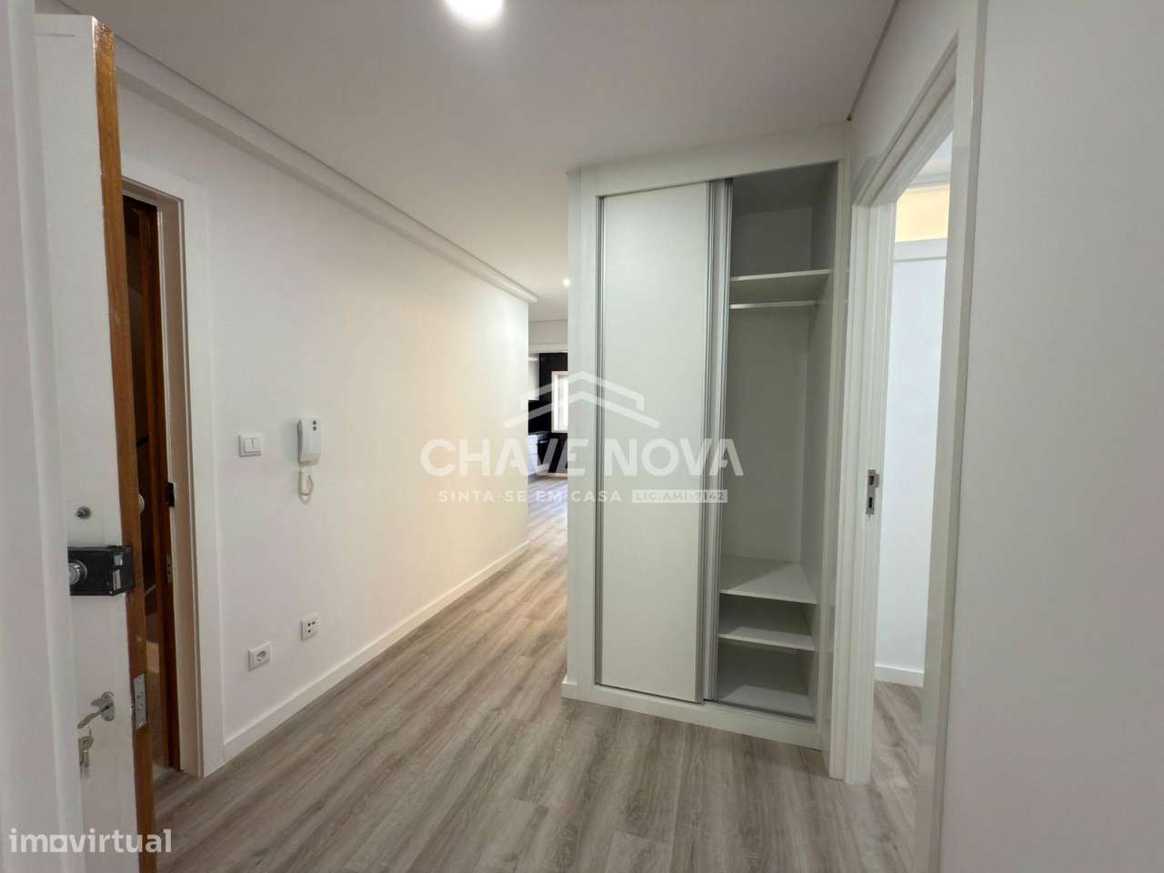 Apartamento T2+1 Renovado c/ Garagem Box em Valadares - Grande imagem: 4/22