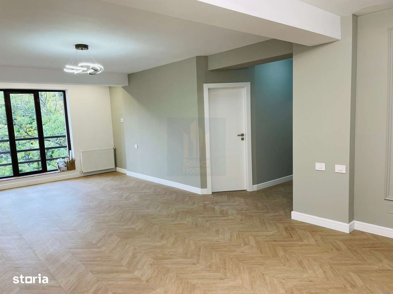 Apartament Renovat 4 Camere de Vanzare Parcare *Arcul de Triumf*