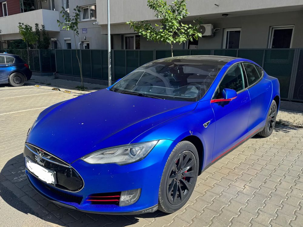 Tesla Model S 90D Allradantrieb Performance 2016