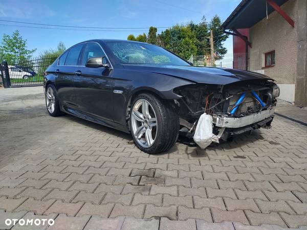 BMW Seria 5 550i - 10