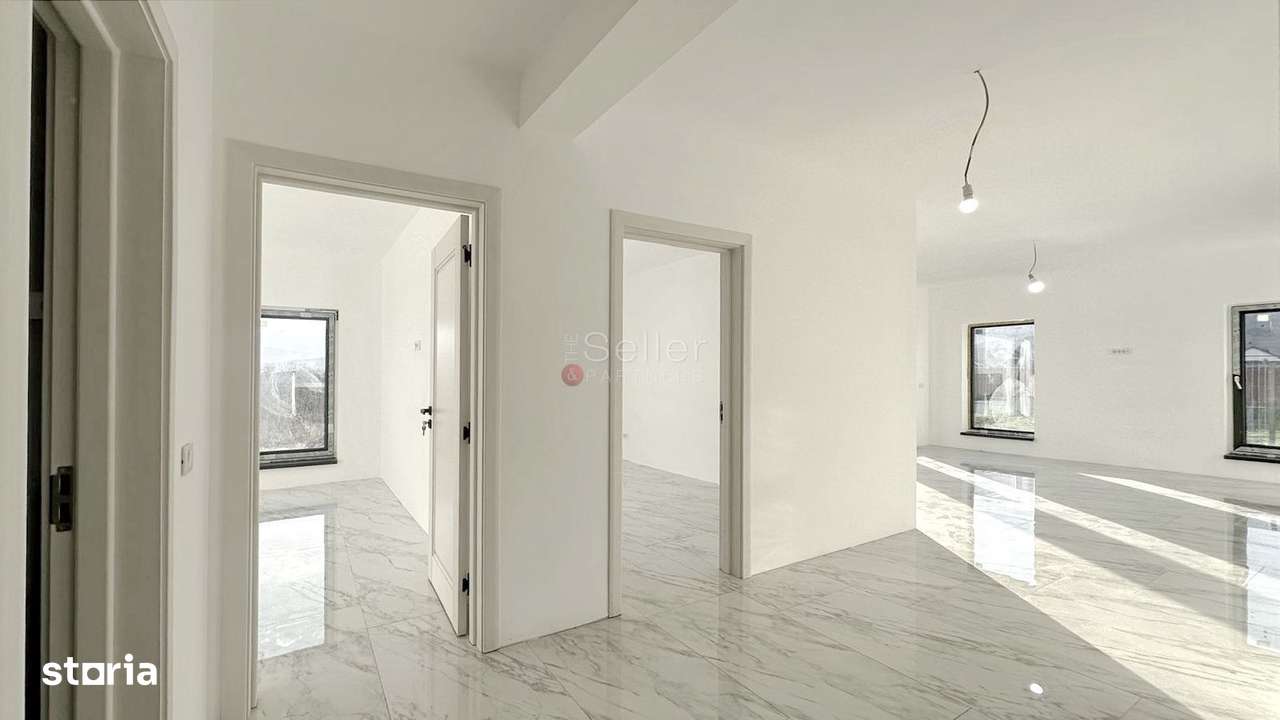 Curte Generoasa Compartimentare Practica - Imagine principală: 1/20