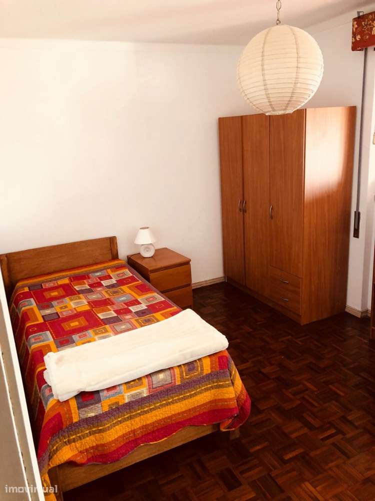 Quarto - localizado em Olivais Coimbra - Grande imagem: 2/38