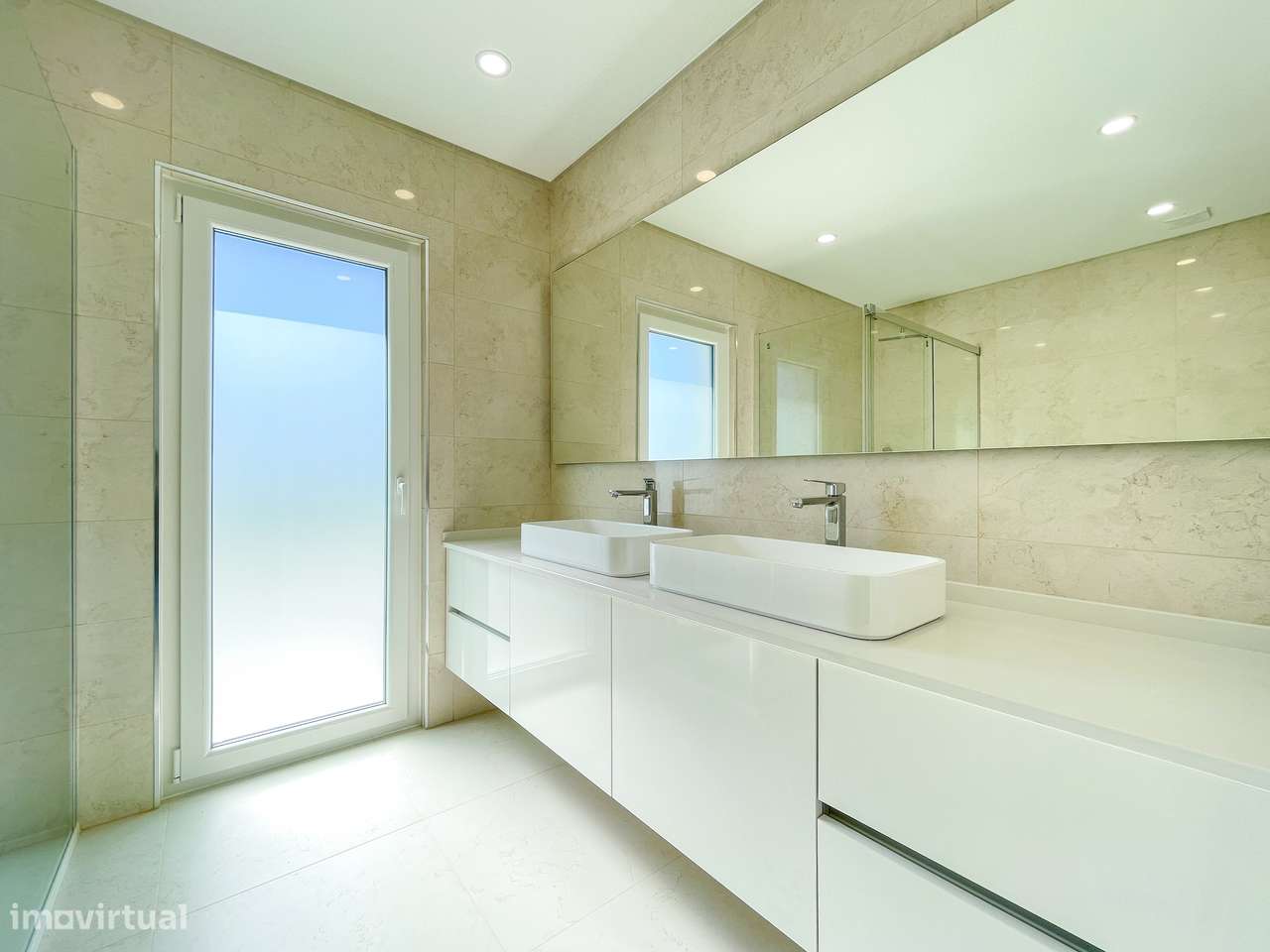 Moradia T4 com Piscina - Santa Iria de Azoia (Bairro da Salvação)-14