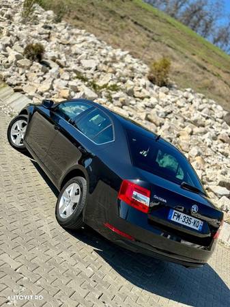 Skoda Octavia 2.0 TDI (Green tec) DSG Ambition - 4