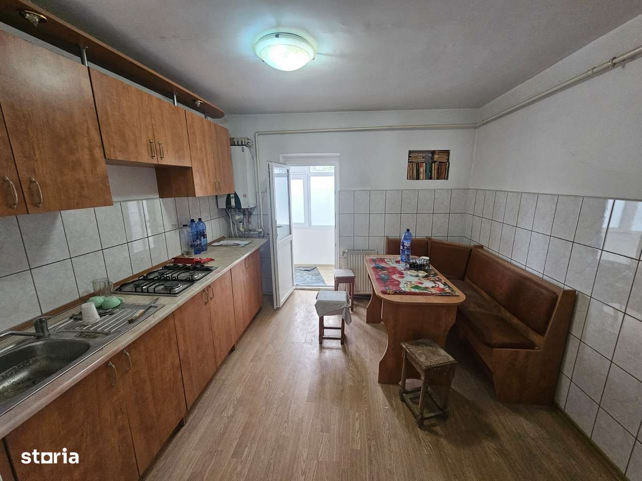Apartament cu 3 camere de vânzare în Curtea de Argeș. - Imagine principală: 4/17