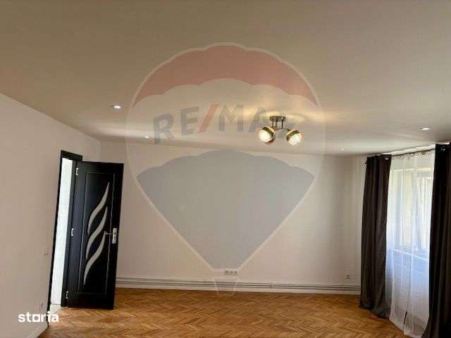 Apartament cu 3 camere de vânzare în zona Est - Imagine principală: 3/20