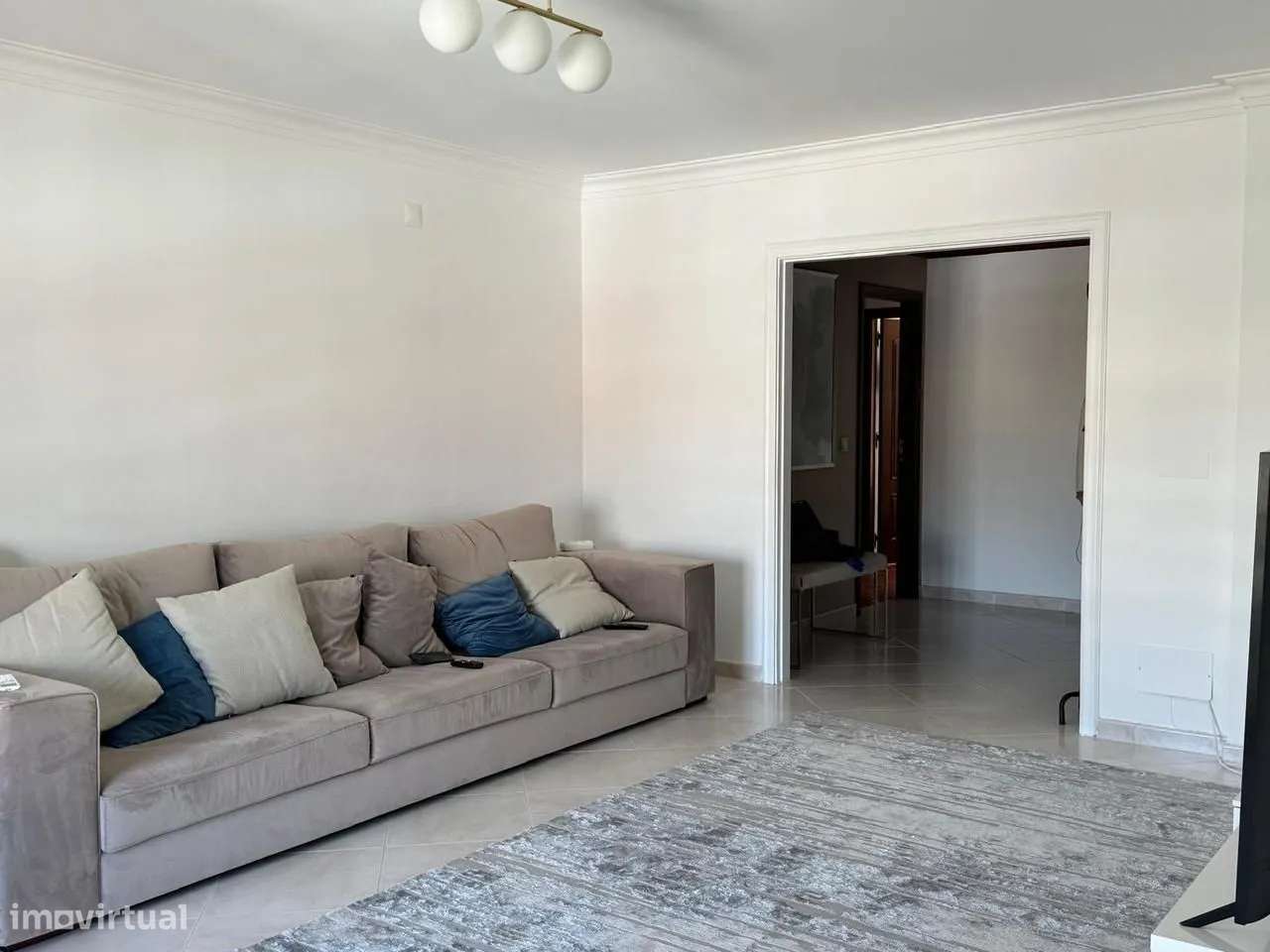 Espaçoso T2 em Montijo com Luz Natural e Acesso Fácil - Grande imagem: 3/12