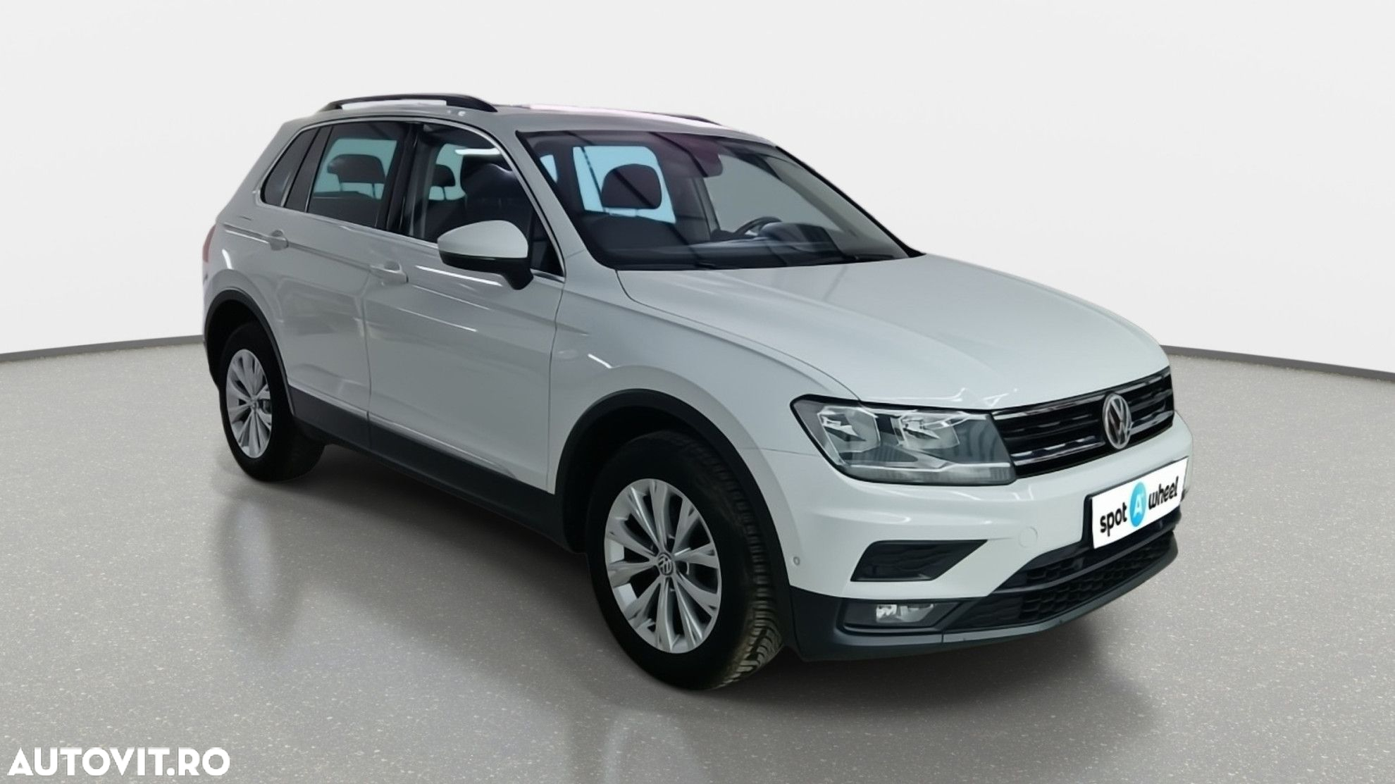 Volkswagen Tiguan - 3